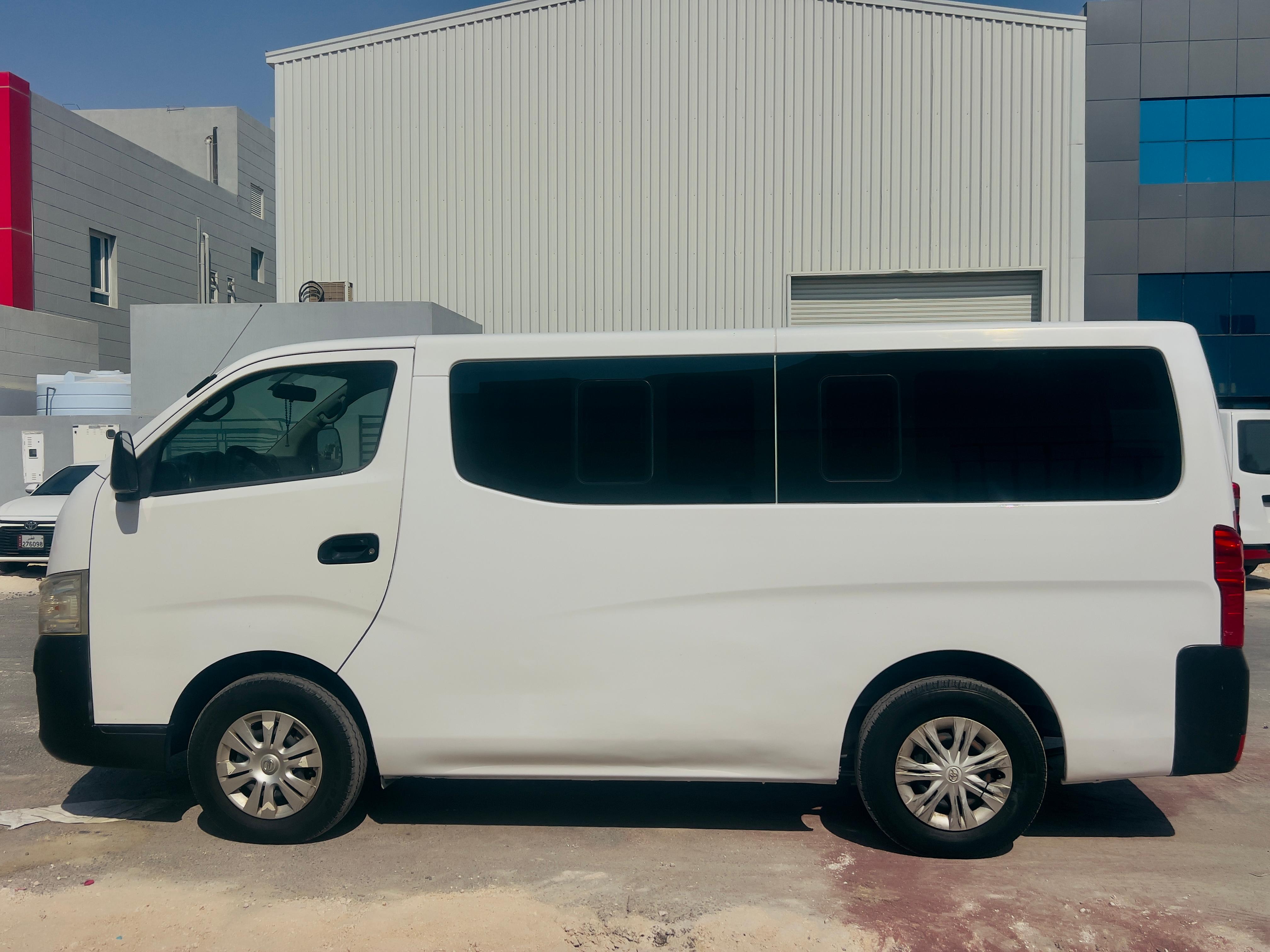 Nissan Urvan 2015